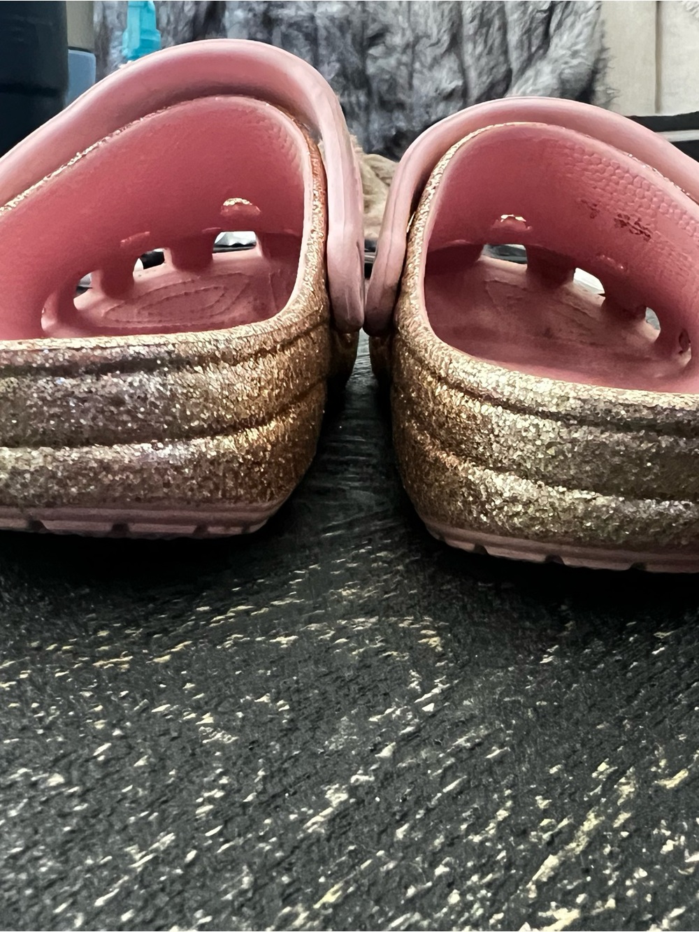 CROCS Woman’s Rose Pink Glitter Clogs with Heart Cutouts - Picture 3 of 5
